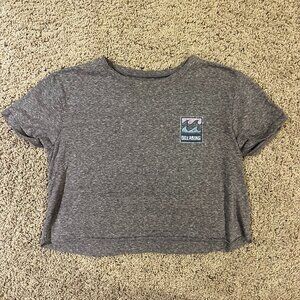 Billabong Cropped T-Shirt (Size XS)